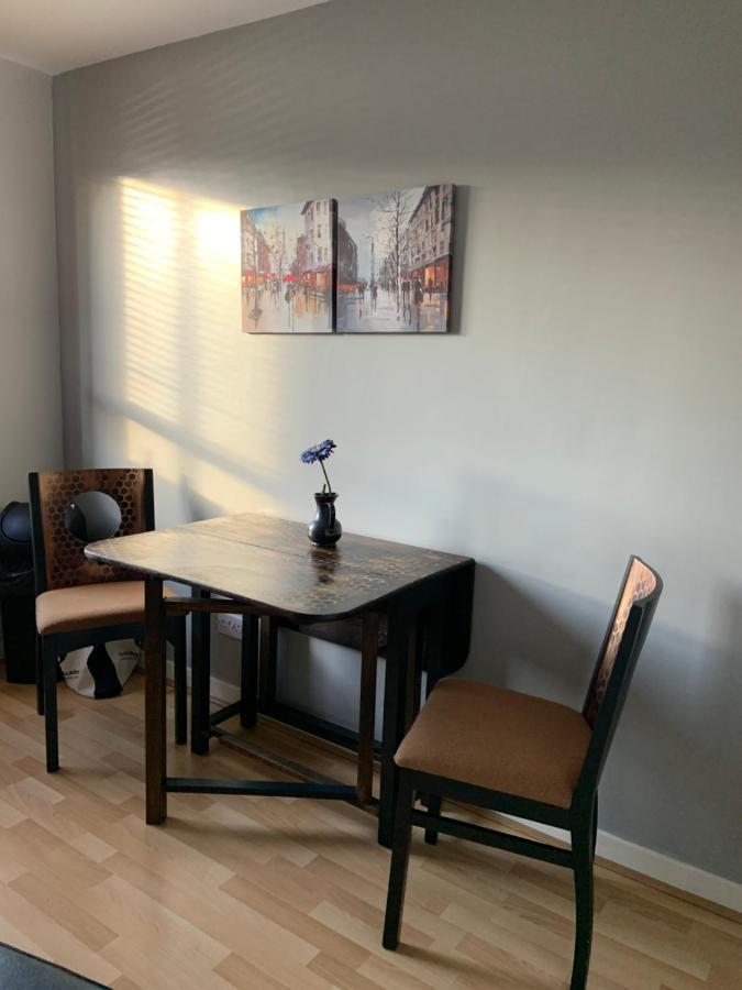 Apartament Immaculate Cosy Flat Next To Holyrood Park! Edynburg Zewnętrze zdjęcie